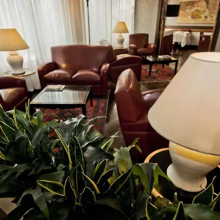 Meeting Hotel