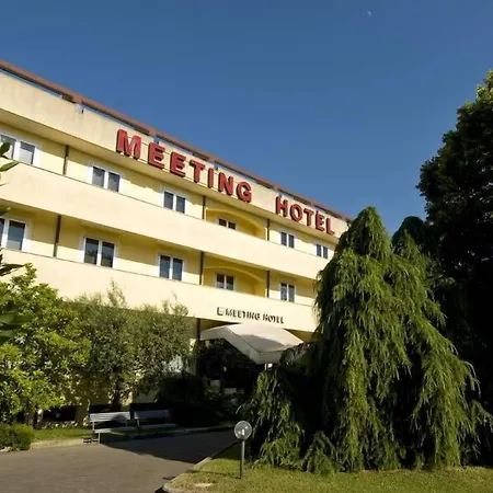 Meeting 4* Τσεζένα